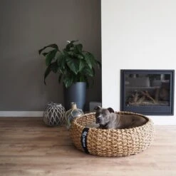 District 70 COCOON - Luxe Hondenmand Van Duurzaam Hoogwaardig Riet Met Zacht Kussen - Maten S/M/L - Large -Exporteren Alles Voor Honden Winkel 1200x1200 1158