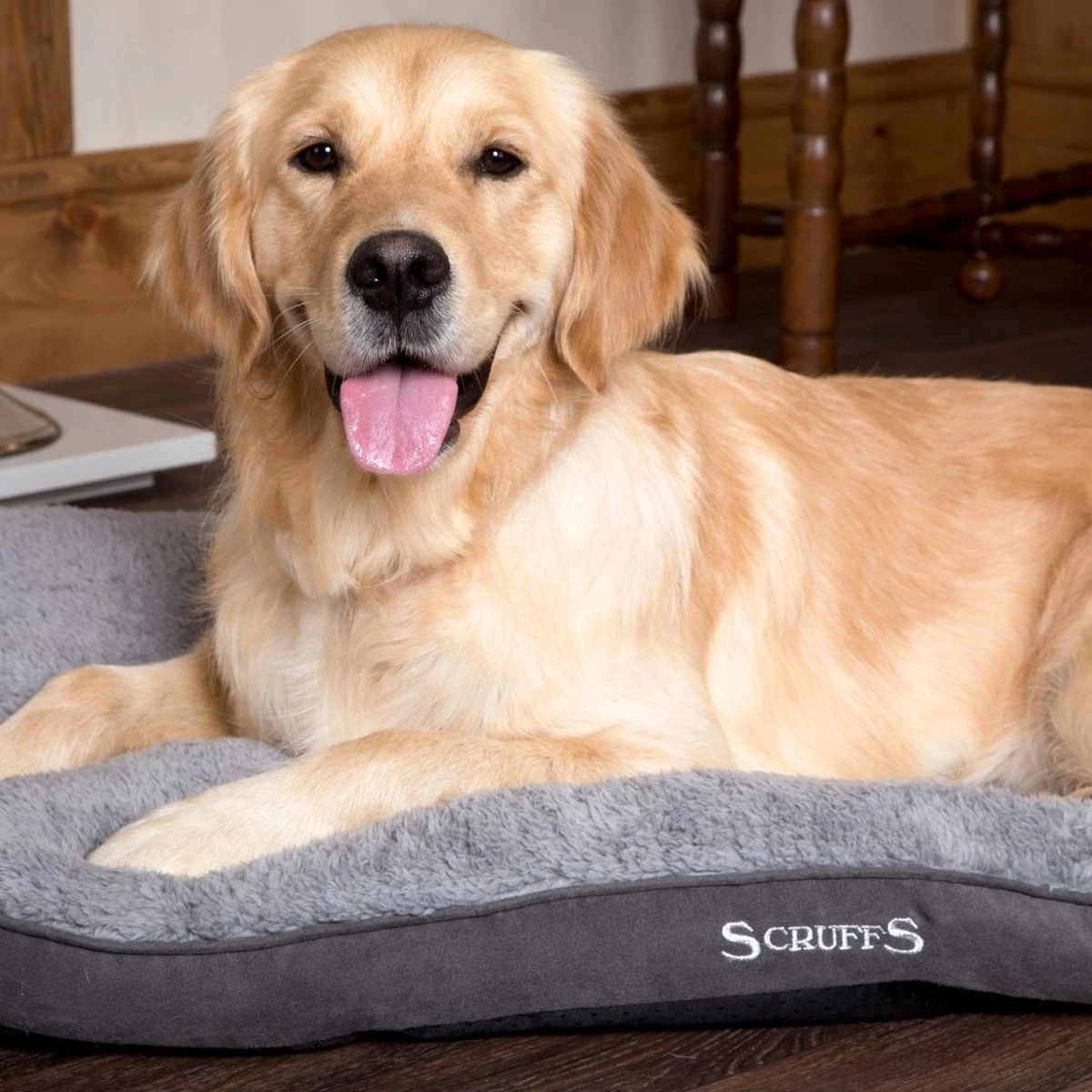Scruffs Cosy - Comfortabel Hondenkussen In Grijs, Beige Of Karamel - Met Imitatie Suède Buitenvoering En Superzachte Binnenvoering - 100 X 70 Cm - Grijs 11 Scruffs Cosy - Comfortabel Hondenkussen In Grijs, Beige Of Karamel - Met Imitatie Suède Buitenvoering En Superzachte Binnenvoering - 100 X 70 Cm - Grijs - Afbeelding 9