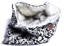 Dogs&Co Honden Slaapzak Ethnic 70x50cm Zwart/wit - Hondenslaapzak - Kattenslaapzak - Geschikt Voor Honden Of Katten T/m 10KG -Exporteren Alles Voor Honden Winkel 1200x862 1