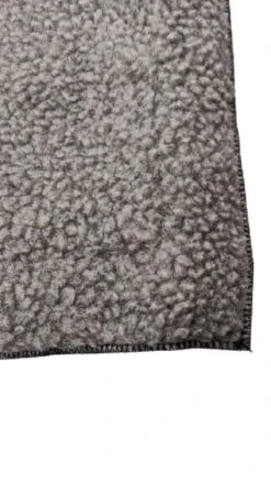 Benchkussen 70x50 Cm. Grijs. Eenvoudig Sheepskin Benchkussen. Geschikt Voor Benches Van 76 Cm. -Exporteren Alles Voor Honden Winkel 674x1200 2